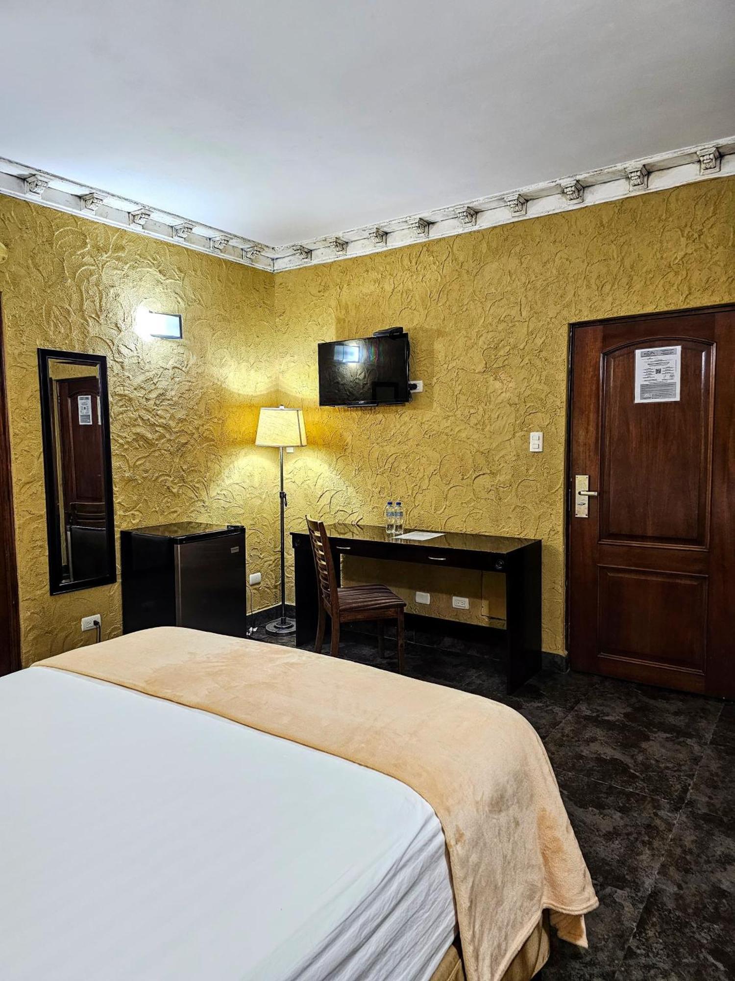 גואטמלה Antigua Inn Hotel מראה חיצוני תמונה