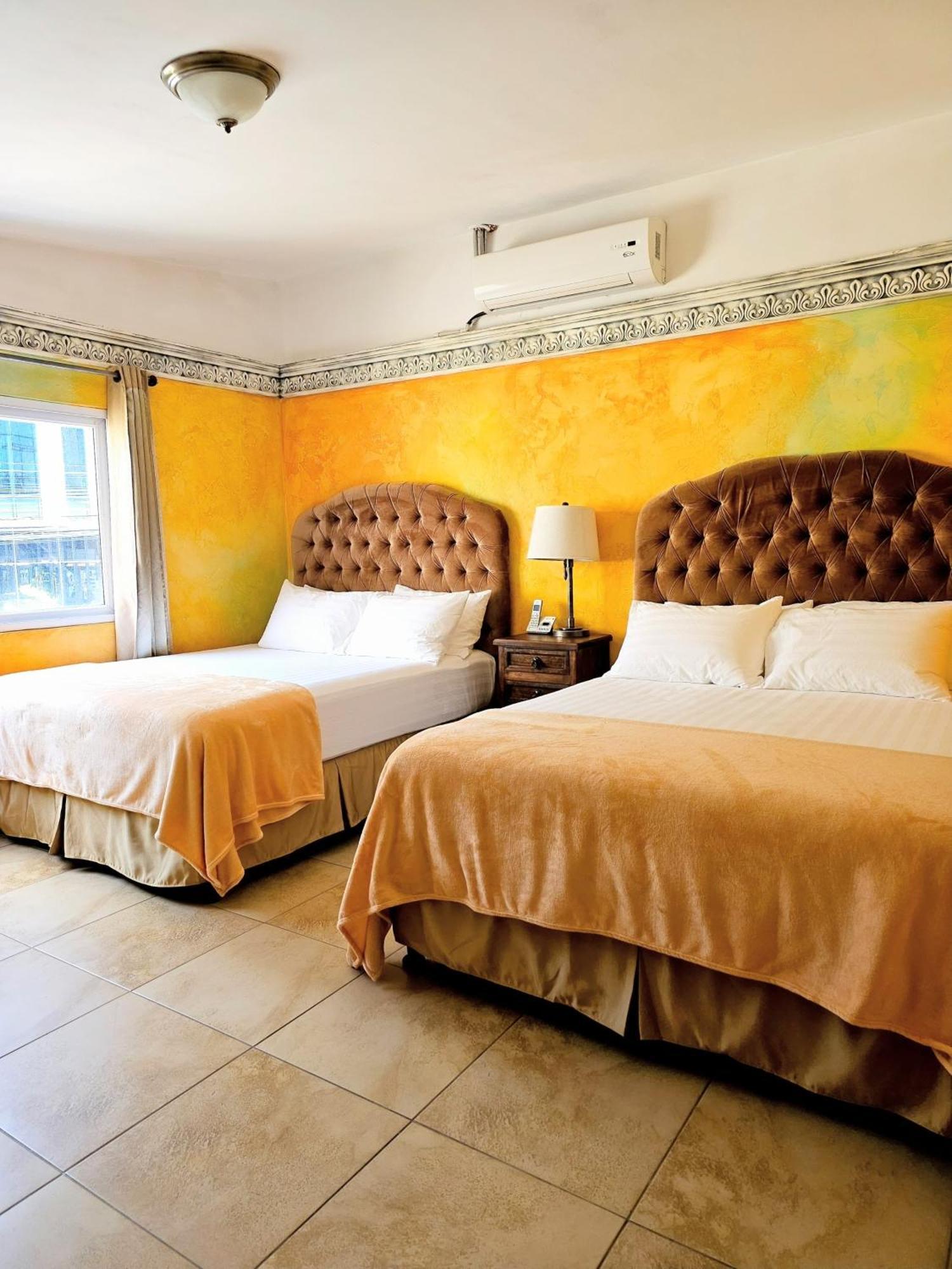 גואטמלה Antigua Inn Hotel מראה חיצוני תמונה