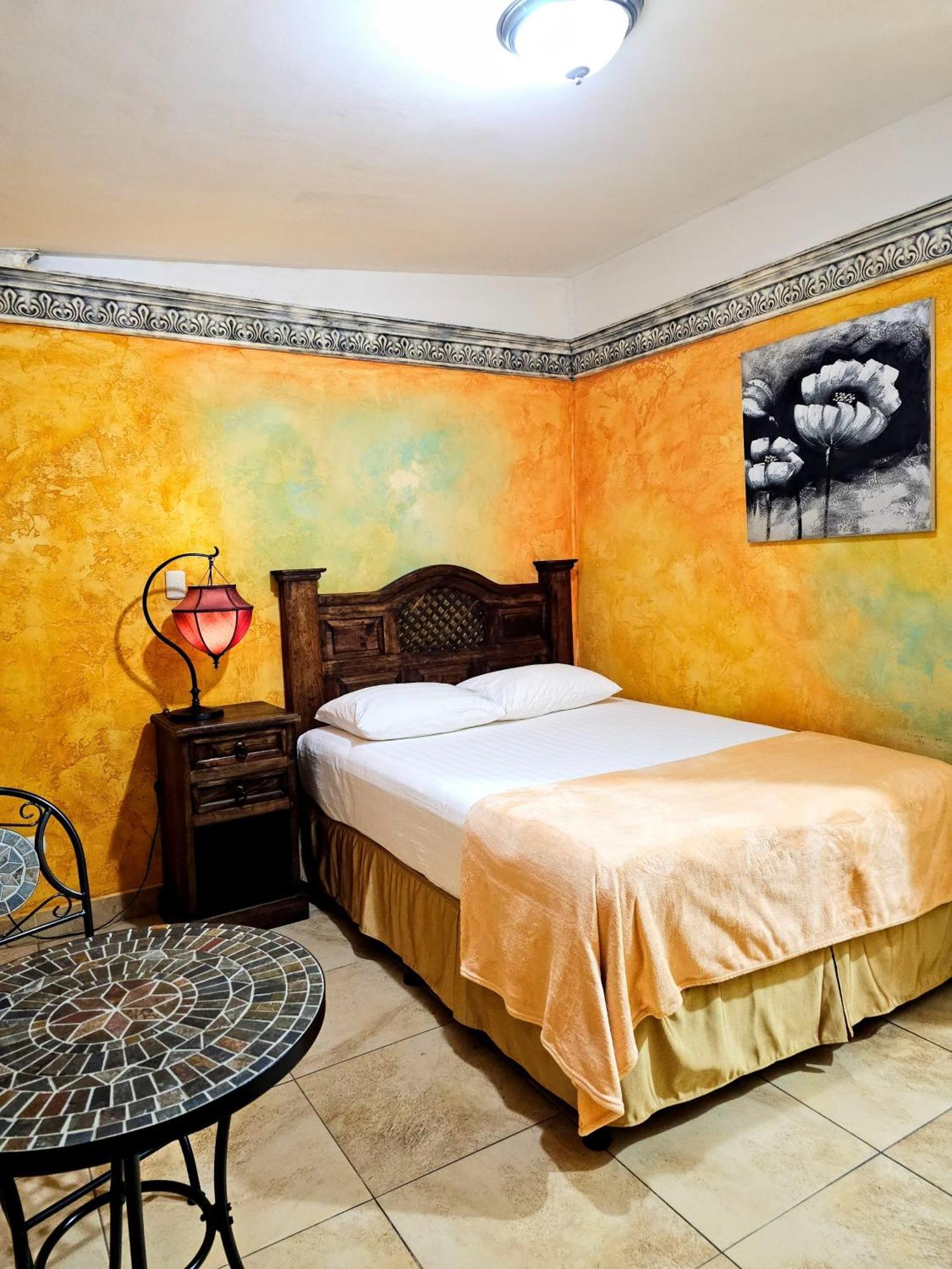 גואטמלה Antigua Inn Hotel מראה חיצוני תמונה