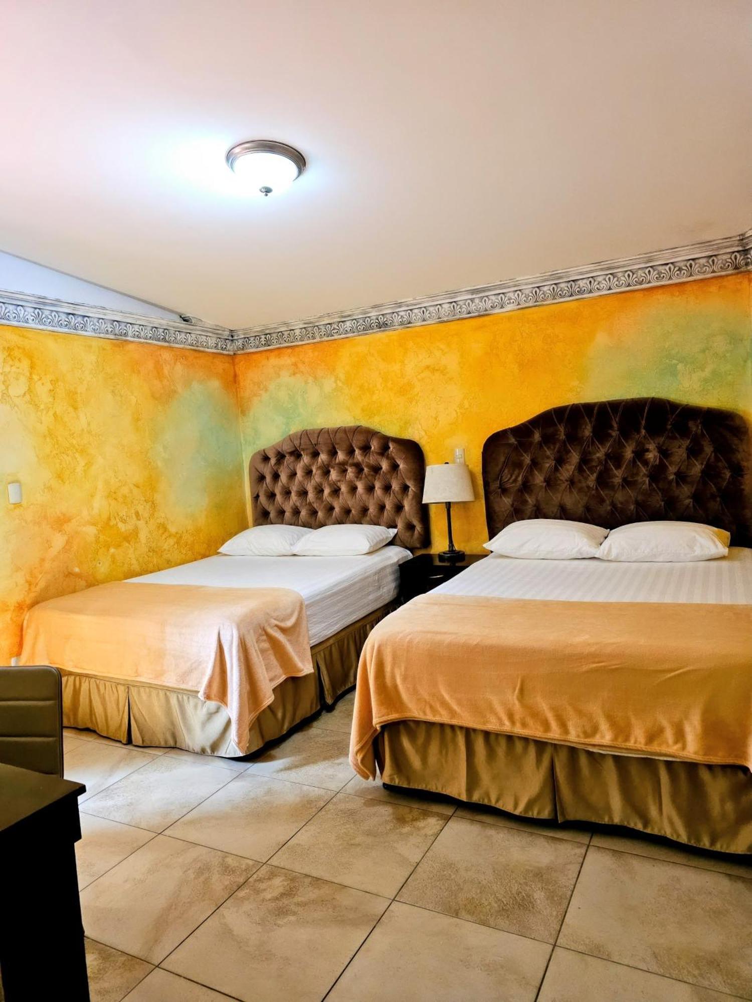 גואטמלה Antigua Inn Hotel מראה חיצוני תמונה
